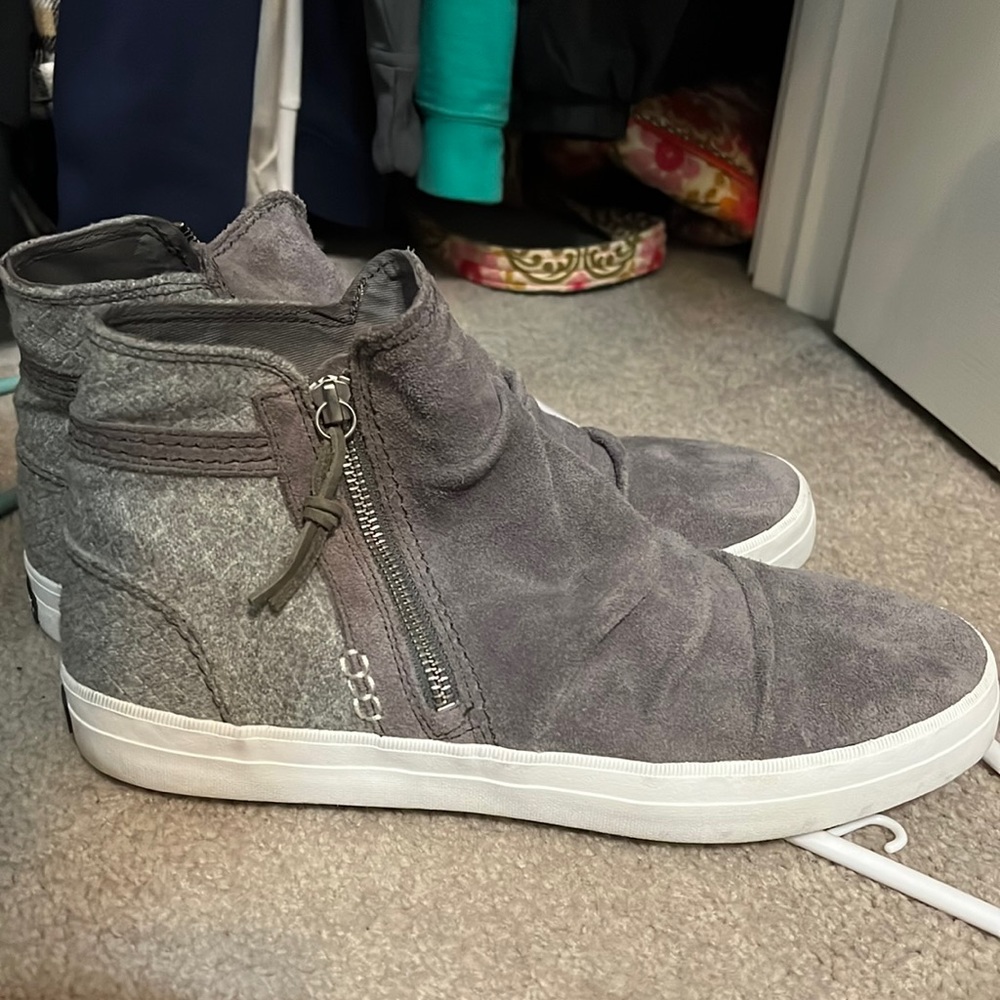 Sperry Grey High Top shoes
